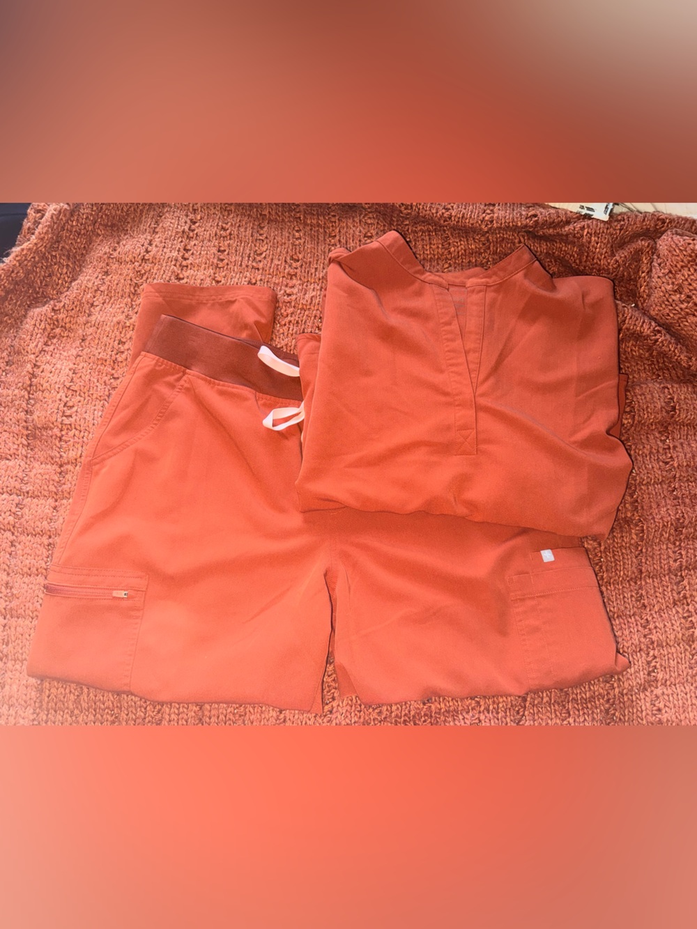 LIKE NEW FIGS SCRUB SET Technical Collection Scrub Top & Pants in Rust Orange